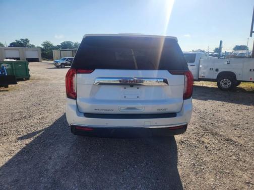 White 2021 GMC Yukon SLT