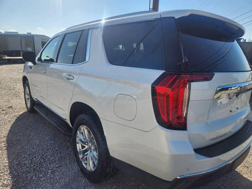 White 2021 GMC Yukon SLT