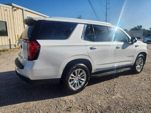 White 2021 GMC Yukon SLT