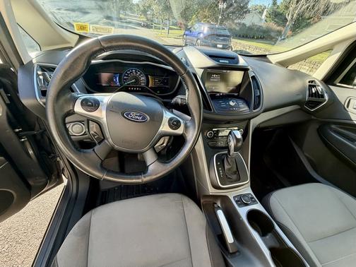 Gray 2013 Ford C-Max Hybrid SE