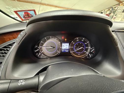Black 2016 INFINITI QX80 Base