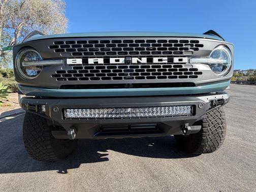 Blue 2022 Ford Bronco Badlands Advanced