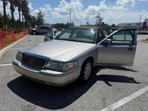 Beige 2005 Mercury Grand Marquis GS