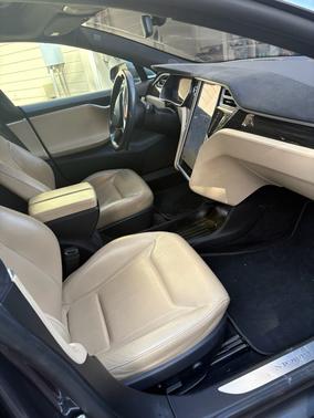 2016 Tesla Model S 70D