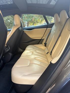 2016 Tesla Model S 70D