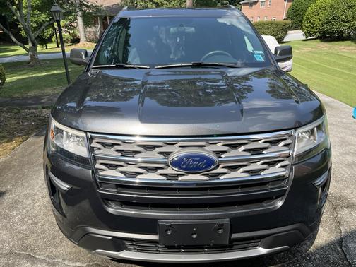 Gray 2018 Ford Explorer XLT