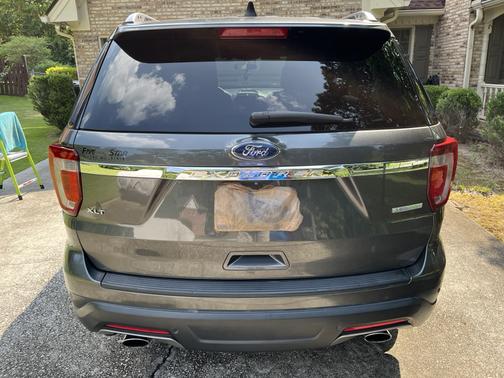 Gray 2018 Ford Explorer XLT