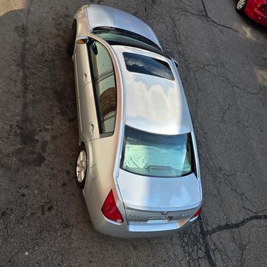Silver 2005 Nissan Maxima SE