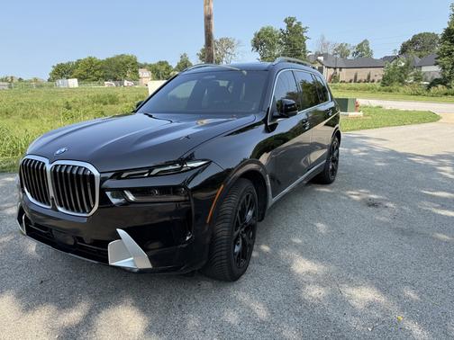 Black 2024 BMW X7 xDrive40i