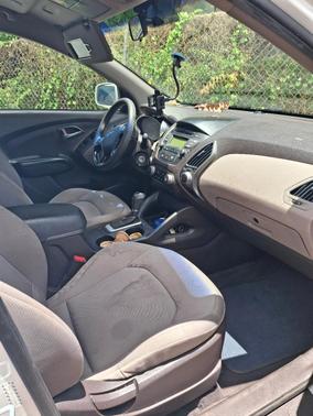 White 2015 Hyundai TUCSON GLS