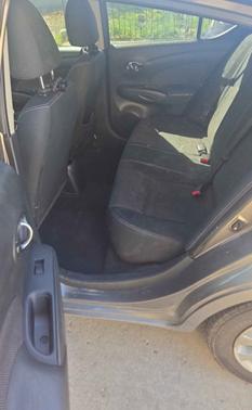 Gray 2016 Nissan Versa 1.6 SV