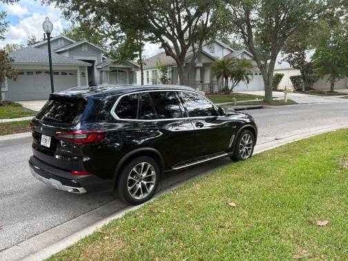 Black 2023 BMW X5 PHEV xDrive45e