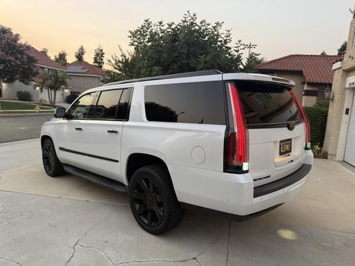 2019 Cadillac Escalade ESV Luxury