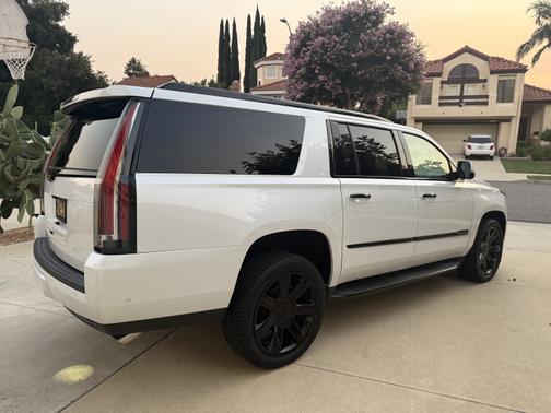 2019 Cadillac Escalade ESV Luxury