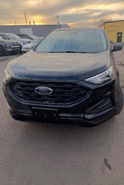 Black 2022 Ford Edge SE