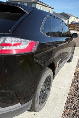 Black 2022 Ford Edge SE