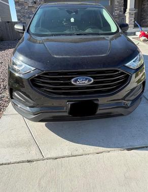 Black 2022 Ford Edge SE