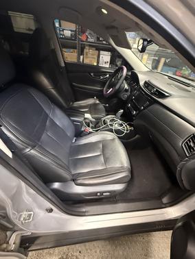 Black 2019 Nissan Rogue SL