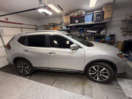 Black 2019 Nissan Rogue SL