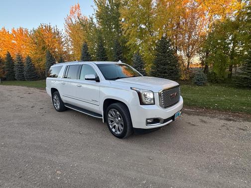 White 2016 GMC Yukon XL Denali
