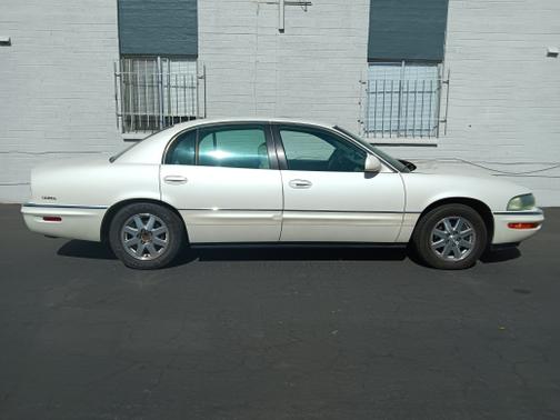 Beige 2002 Buick Park Avenue Ultra