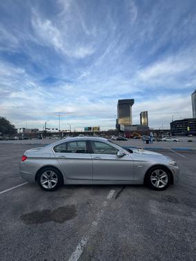 2011 BMW 528 i