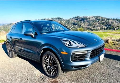Blue 2020 Porsche Cayenne Cayenne