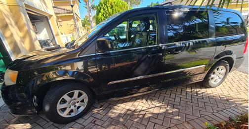 2012 Chrysler Town & Country Touring