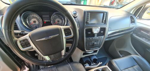 2012 Chrysler Town & Country Touring