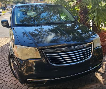 2012 Chrysler Town & Country Touring