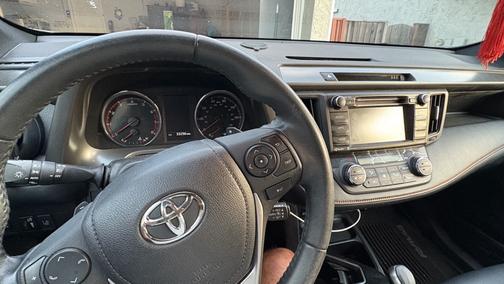 2018 Toyota RAV4 SE