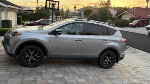 2018 Toyota RAV4 SE