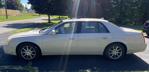 Beige 2011 Cadillac DTS Luxury Collection