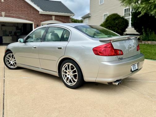 2005 INFINITI G35 Base