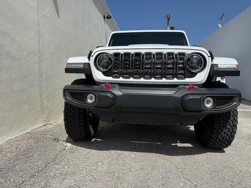 White 2024 Jeep Wrangler Rubicon