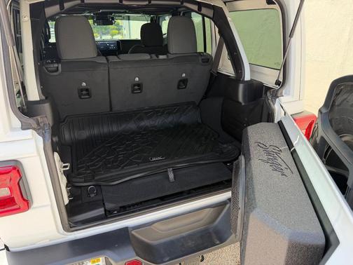White 2024 Jeep Wrangler Rubicon