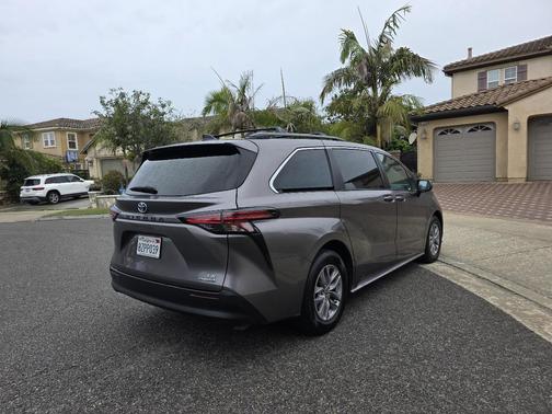 Gray 2022 Toyota Sienna LE