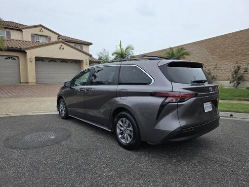 Gray 2022 Toyota Sienna LE
