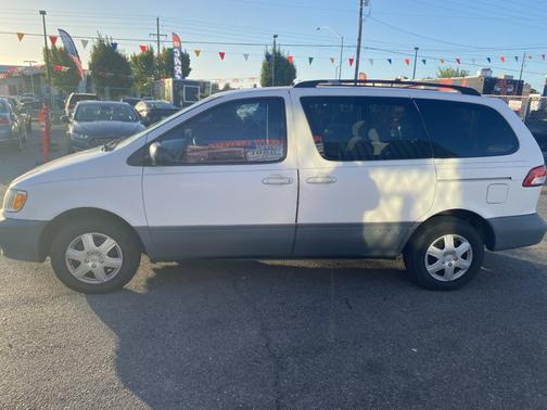 2002 Toyota Sienna CE