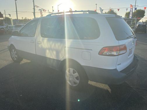 2002 Toyota Sienna CE