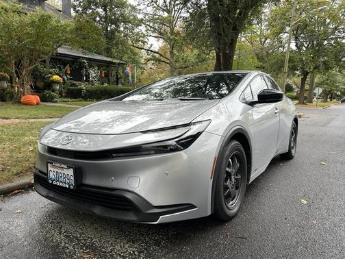 2025 Toyota Prius LE