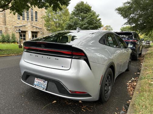 2025 Toyota Prius LE