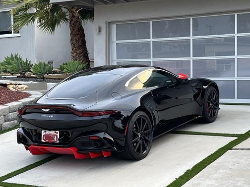 2019 Aston Martin Vantage Base