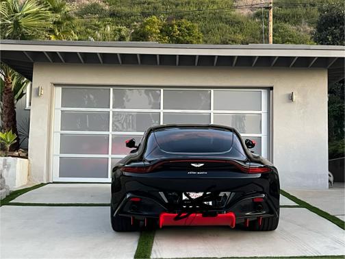 2019 Aston Martin Vantage Base