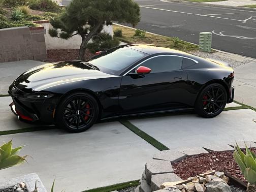 2019 Aston Martin Vantage Base