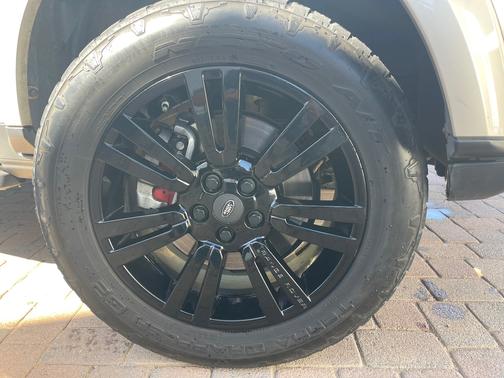 Beige 2016 Land Rover LR4 HSE