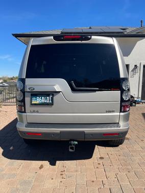 Beige 2016 Land Rover LR4 HSE