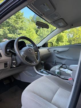 Gray 2009 Toyota Corolla LE