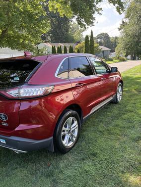 Red 2015 Ford Edge SEL