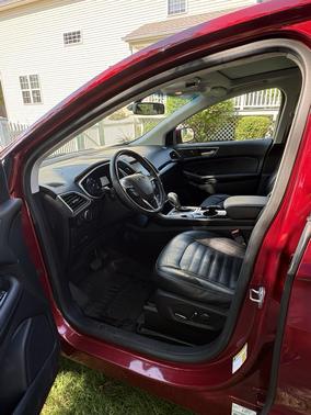 Red 2015 Ford Edge SEL
